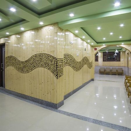 Hotel New Prince Inn Сринагар Экстерьер фото