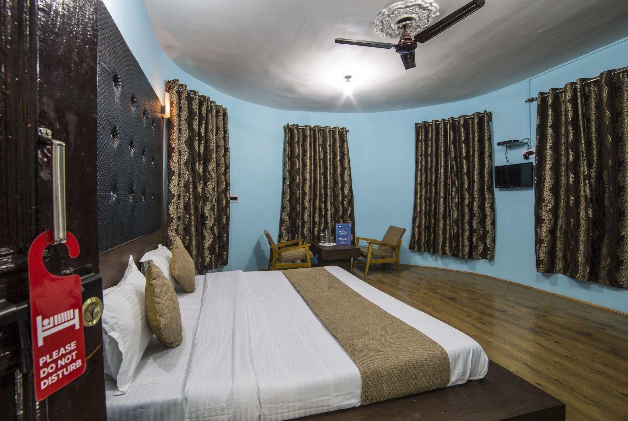Hotel New Prince Inn Сринагар Экстерьер фото